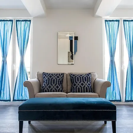 Penthouse Le Lustre *