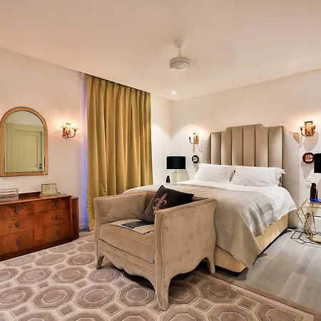 Апартаменты Penthouse Le Lustre