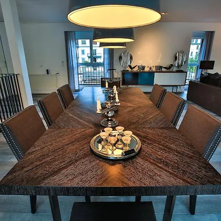 Penthouse Le Lustre *